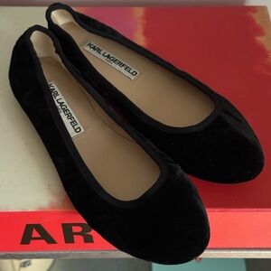 Black velvet ballet flats